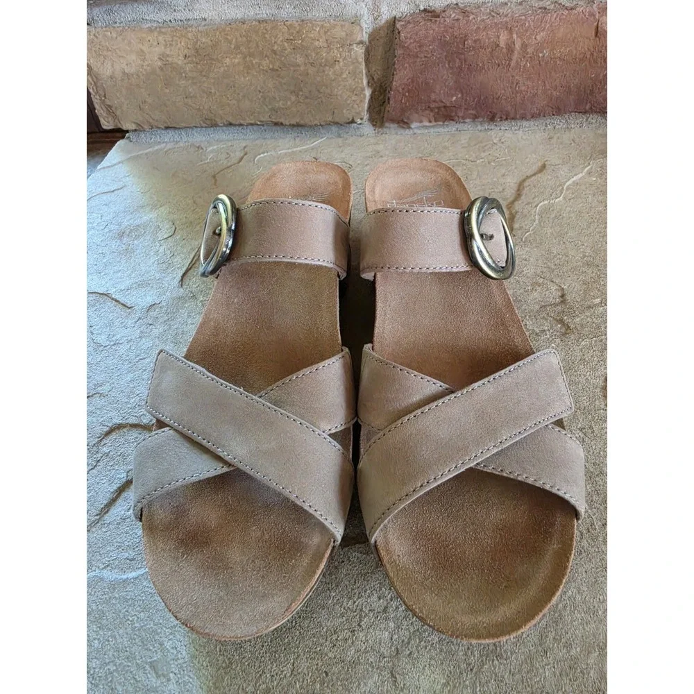 Dansko Susie Sandals Taupe Milled Nubuck Leather Wedge Cork Sz 40/US‎ 9.5-10